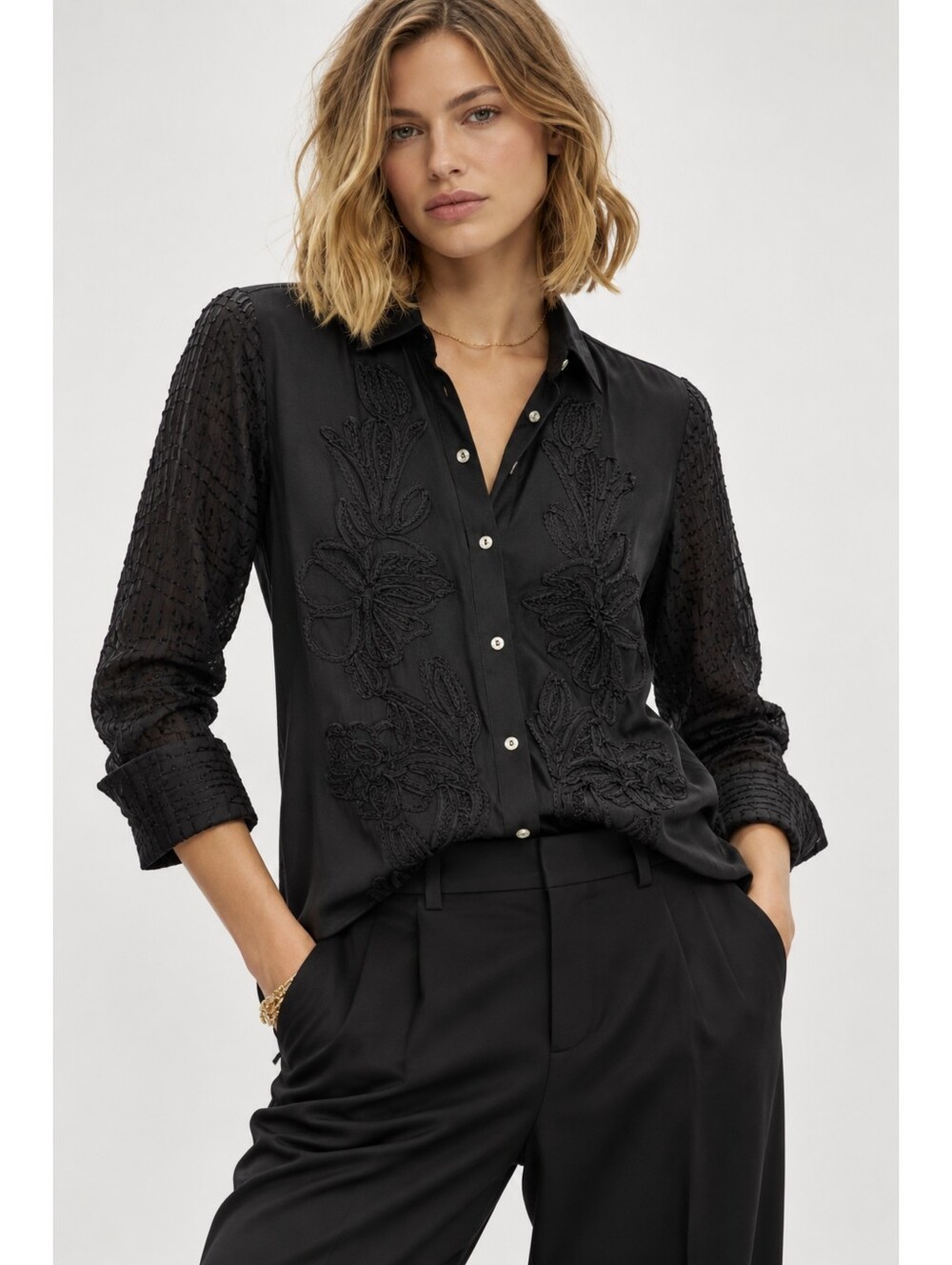 Robert Graham 100% Silk Black Floral Embroidered Blouse Long Sleeve